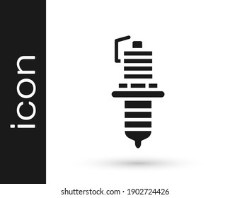 Icono de la chispa del coche gris aislado en el fondo blanco. Una vela eléctrica para el auto.  Ilustración vectorial