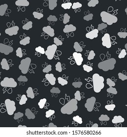 Grey Cloud with rain and lightning icon isolated seamless pattern on black background. Rain cloud precipitation with rain drops.Weather icon of storm.  Vector Illustration