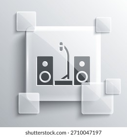 Estéreo casero gris con el icono de dos altavoces aislado en fondo gris. Sistema de música. Paneles de vidrio cuadrados. Vector