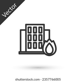 Línea gris Incendio en un icono de la casa quemada aislado en un fondo blanco. Concepto de seguro. Seguridad, seguridad, protección, concepto de protección.  Vector