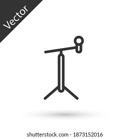 Micrófono de línea gris con icono de pie aislado en fondo blanco. Vector.