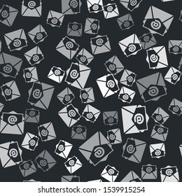 Grey Mail and e-mail icon isolated seamless pattern on black background. Envelope symbol e-mail. Email message sign.  Vector Illustration