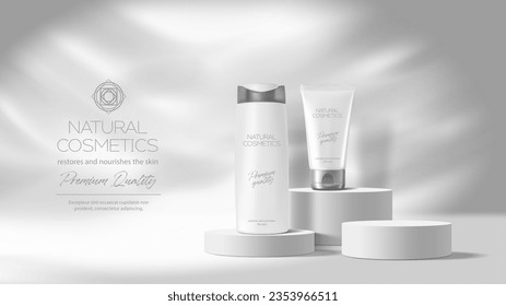 Moqueta de podio en blanco y negro con botellas cosméticas, fondo de pantalla de producto vectorial. Soporte de promoción de belleza y maquillaje o pedestal con envases cosméticos de cuidado de la piel de paquete de crema hidratante