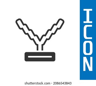 Icono de la cadena del rapero gris aislado en fondo blanco.  Vector