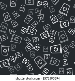 Grey Recycle bin with recycle symbol icon isolated seamless pattern on black background. Trash can icon. Garbage bin sign. Recycle basket sign.  Vector Illustration