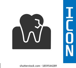 Diente gris con icono de caries aislado en fondo blanco. Descomposición dental.  Vector