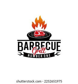 Parrilla con diseño de logo para incendios al aire libre. Parrilla de carbón de barbacoa con bistec tallado diseño vectorial del restaurante de steakhouse. Cocina sobre el logotipo de parrilla al aire libre