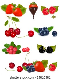 Gruppe von Beeren und Kirschen.