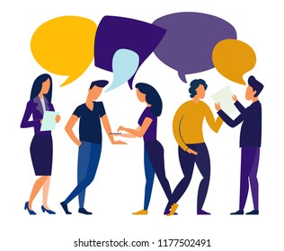 un grupo de personas hablando