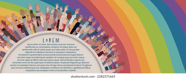 Grupo de manos levantadas en círculo de personas multiculturales y de diversas edades. Diversidad de personas. La comunidad y la cooperación en el trabajo en equipo. Distintas culturas. La diversidad de igualdad es inclusiva. Banner