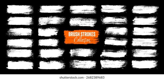 Grunge pincel traçados, linhas, borrões de tinta, mão-desenhado rabiscar formas. Marcas de esboço feitas à mão, manchas acrílicas, listras de carvão. Pinte texturas, efeito pincel seco. Sublinhado do marcador. Ilustração vetorial
