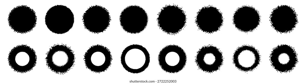Colección de Formas de pincel circular Grunge en negro. Conjunto de texturas redondas ásperas, manchas de tinta, círculos de pintura y Elementos afligidos