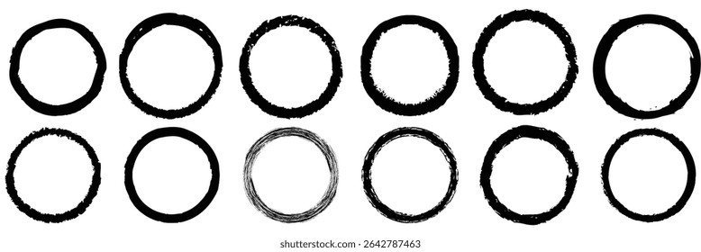 Formas redondas de tinta abstrata desenhadas à mão do conjunto do vetor do círculo de Grunge para o projeto criativo.