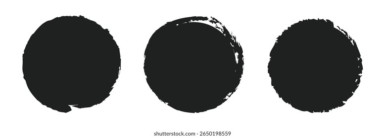 Conjunto de pinceles de círculos de Grunge. Marcos de círculo negro. Línea redonda de la pintura negra. efecto de textura del garabato círculo negro, sello del crayón del grunge. trazos del pincel del Vector.