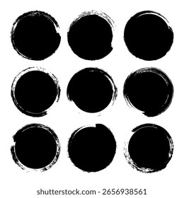 Grunge-Kreise, Pinselstriche, Linien, Tintenfetzen, handgezeichnete Kritzelformen. Handgefertigte skizzenhafte Markierungen, Acrylflecken, Kohlestreifen. Maltexturen, trockener Pinseleffekt. Vektorgrafik