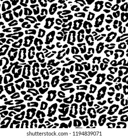 Grunge leopard print. Wild seamless pattern.