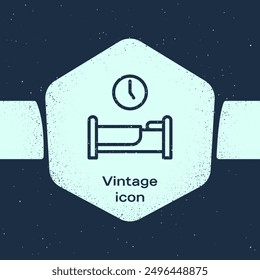 Grunge línea Tiempo para dormir icono aislado sobre fondo azul. Dibujo vintage monocromo. Vector