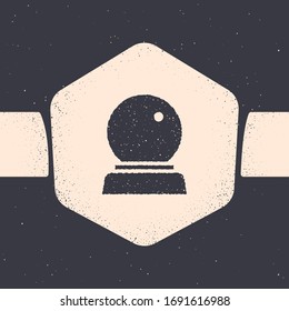Icono de bola mágica de Grunge aislado en fondo gris. Balón de cristal. Dibujo de época monocromo. Ilustración vectorial