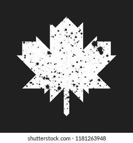 Grunge maple leaf icon