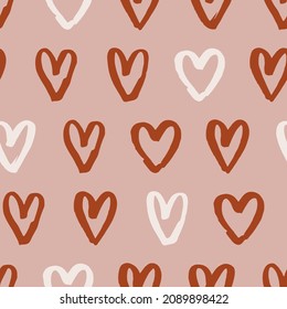 Grunge un patrón romántico sin fisuras con corazones dibujados a mano. Interminables antecedentes para festividades, bodas y San Valentín. Pincel de ilustración cardíaca. Textura repetitiva sin fin para tela y papel envolvente