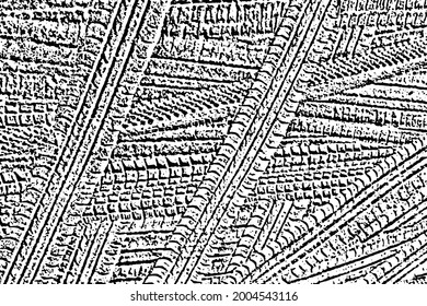 Textura gruesa de la superficie de un camino de tierra. Fondo monocromo de las vías de los neumáticos de los vehículos en la arena con manchas, ruido y grano. Plantilla de superposición. Ilustración del vector
