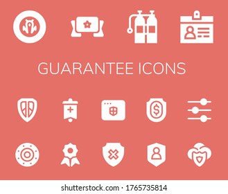 conjunto de iconos de garantía. 14 iconos de garantía rellenados.  Iconos modernos sencillos como: Escudo, pancarta, oxígeno, acreditación, calidad, antivirus, control