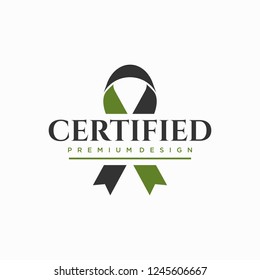 guarantee or medal thin line icon. concept of minimal consumer control emblem or assurance. flat stroke trend modern distinction win logotype graphic lineart design simple element on white background
