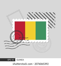 Sello postal de la bandera de Guinea. Ilustración vectorial aislada en el fondo de la estampilla postiza gris y especificar es eps10 vector.