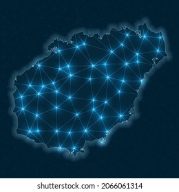 Hainan-Netzwerkkarte. Abstrakte geometrische Karte der Insel. Digitale Verbindungen und Telekommunikationsdesign. Glühendes Internet-Netzwerk. Fesselnde Vektorgrafik.