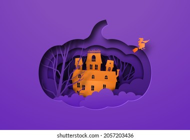 Papel de Halloween ilustra una casa espeluznante y embrujada con un bosque de brujas y temblores en un estilo de arte en papel en 3d dentro de la calabaza tallada. Diseño del evento de la invitación o celebración de octubre.