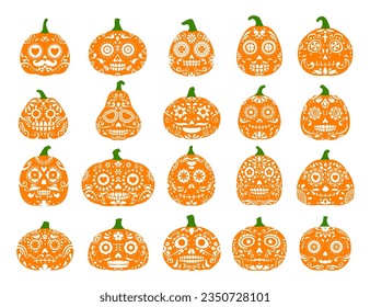 Calabazas mexicanas de la fiesta de Halloween. Dia de los muertos vivientes espantados personajes con un patrón de cráneo de azucar de calavera. Vector de calacas decoradas de forma tradicional con caras sonrientes, para celebración festiva