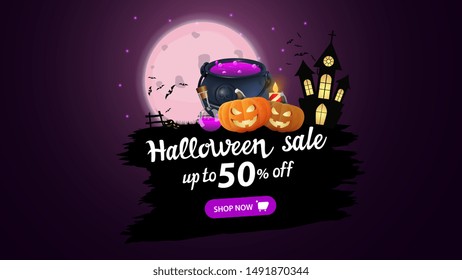 Venta de Halloween, hasta 50% de descuento, banner moderno con luna llena, castillo antiguo, murciélagos, caldero de brujas y calabaza Jack