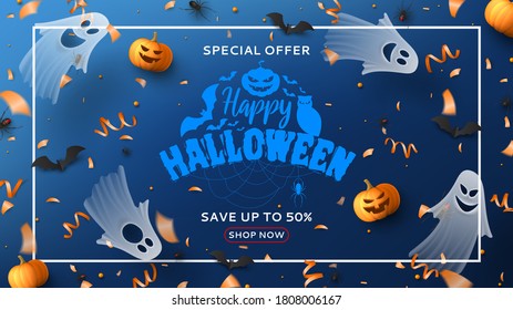 Banner horizontal de venta de Halloween. Banner de promoción de vacaciones con fantasmas voladores espeluznantes, arañas y murciélagos negros, calabazas aterradoras, serpentina y confetti sobre fondo azul. Ilustración vectorial.