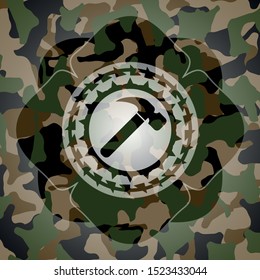 hammer icon inside camo texture