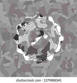 hammer icon inside grey camo texture