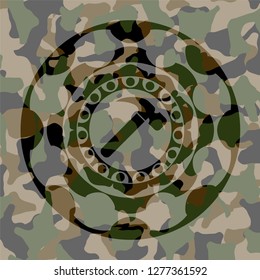 hammer icon on camo pattern