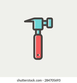 Hammer Icon dünne Linie für Web und mobile, moderne minimalistische flache Design. Vektorsymbol mit dunkelgrauem Umriss und Offset-Farbe auf hellgrauem Hintergrund.