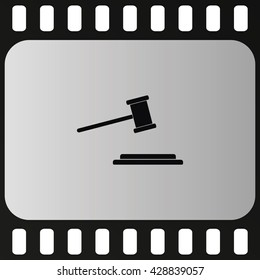 Hammer judge icon.