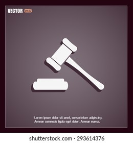 Hammer judge icon vector illustration