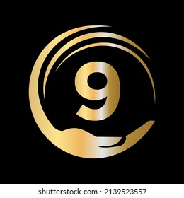 Plantilla De Logotipo De Cuidado De La Mano En La Letra 9. Signo inicial de la Fundación de Caridad de Unidad. Diseño del logotipo de trabajo de equipo de Unity con plantilla de 9 letras