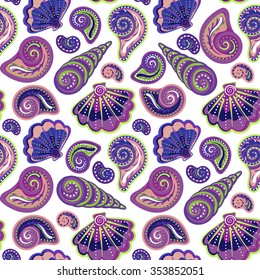 Hand draw colorful sea shells pattern. Seamless texture with hand painted oceanic life objects. Vector summer background