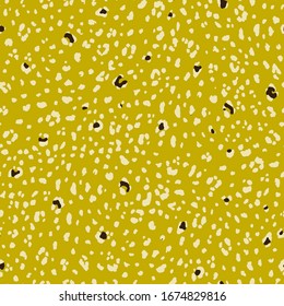 Fondo aislado del patrón vectorial de la piel repetitiva de leopardo de las manos dibujado en forma abstracta
