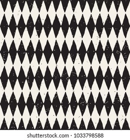 Hand drawn abstract seamless pattern in black and white. Retro grunge freehand jagged lines texture.