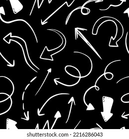 Conjunto de flechas dibujadas a mano patrón transparente, colección de símbolos de esbozo de lápiz de dirección blanca, ilustración vectorial aislada en elementos de diseño gráfico de fondo negro