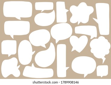 fondo dibujado a mano Conjunto de burbujas de voz lindas para historietas y texto en estilo doodle