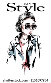 Hand drawn beautiful young woman in sunglasses. Stylish elegant girl. Fashion woman. Sketch. 