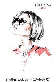 Hand drawn beautiful young woman in sunglasses. Stylish girl. Fashion woman look. Sketch. Vector illustration.