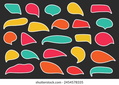 Conjunto de burbujas de voz en blanco dibujadas a mano, cuadro de diálogo, Plantilla de voz de mensaje. Ilustración vectorial.
