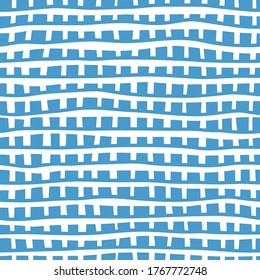 Patrón de líneas blancas y azules dibujadas a mano. Bandas abstractas vectoriales sobre fondo azul. Diseñar un patrón impecable con puentes.