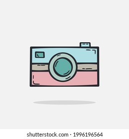 Hand drawn camera icon Design Template. vector sketch doodle illustration isolated on white background. Summer vacation and leisure symbol.